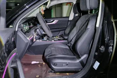 Hongqi HS5