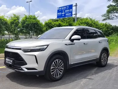 BAIC X7