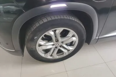 Nio ES8