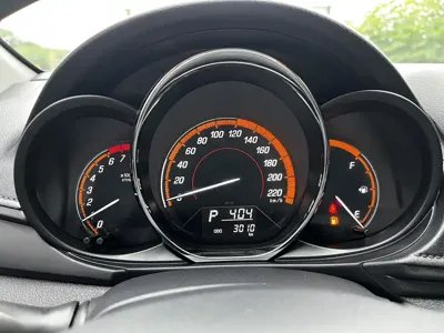 Toyota Yaris L