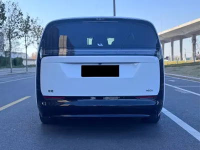 Li Auto Li MEGA