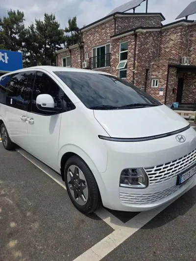 Hyundai Staria