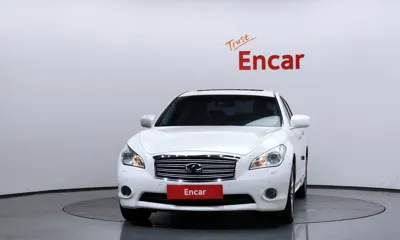 Infiniti Q70