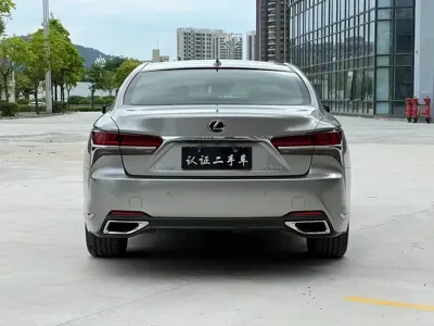Lexus LS