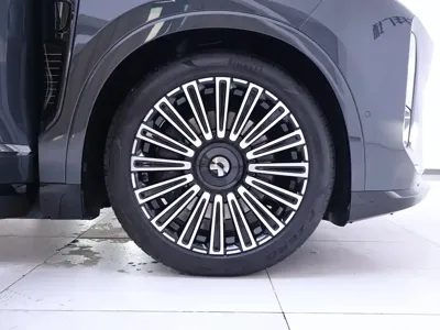 Nio ES8