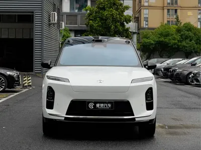 Nio ES8