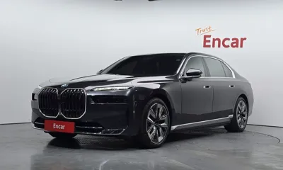 BMW i7