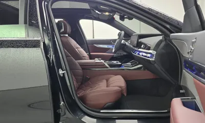 BMW i7