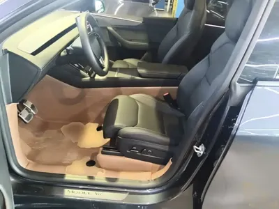 Tesla Model Y L