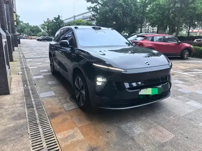 Nio ES8