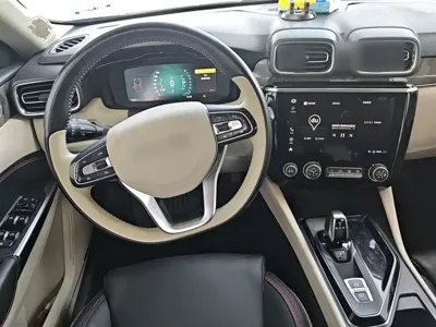 Lynk & Co 02