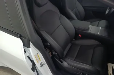 Tesla Model Y L