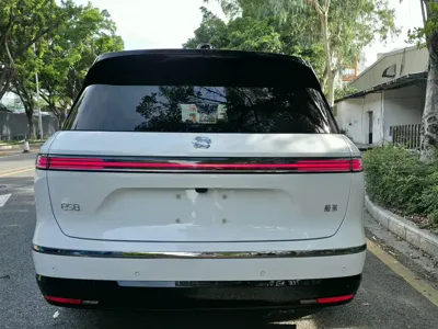 Nio ES8