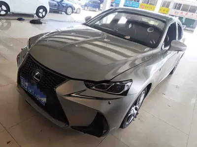 Lexus IS