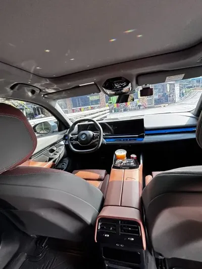 BMW i5