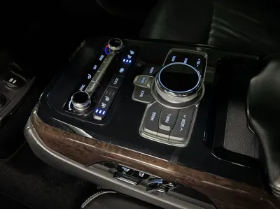 Genesis EQ900