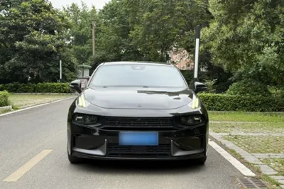 Lynk & Co 03