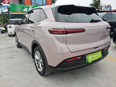 Bestune Yueyi 03