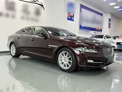 Jaguar XJ