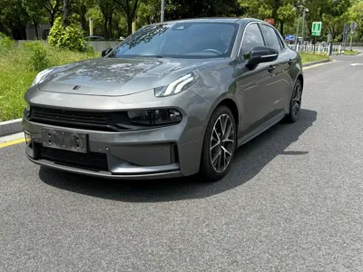 Lynk & Co 03