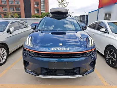 Lynk & Co 06