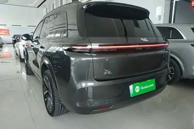 Li Auto L8