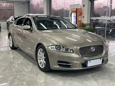 Jaguar XJ