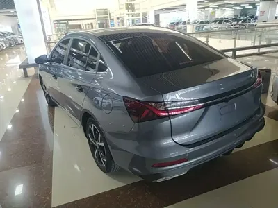 Roewe i5
