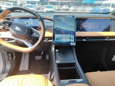 Geely Galaxy L7