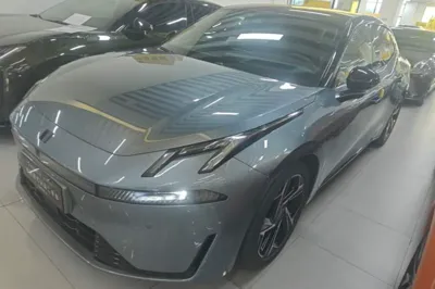 Lynk & Co 07