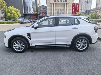 Lynk & Co 01