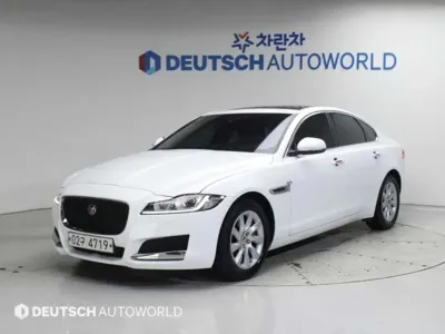 Jaguar XF