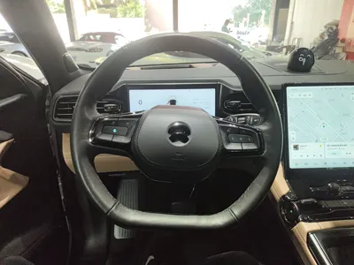Nio ES8