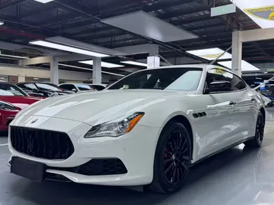 Maserati Quattroporte