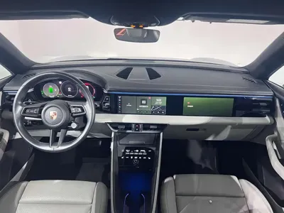 Porsche Macan EV