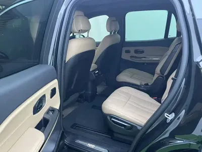 Nio ES8