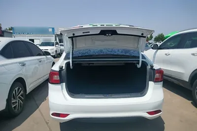Roewe i5