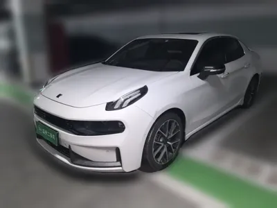Lynk & Co 03