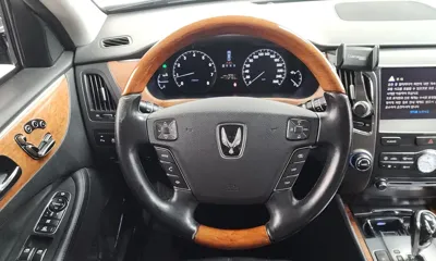 Hyundai Equus