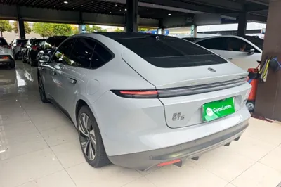 Nio ET5