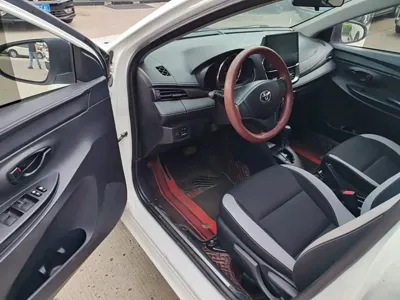 Toyota Yaris L