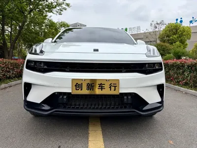 Lynk & Co 06