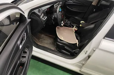 Roewe i5