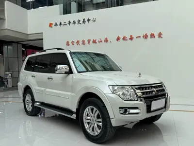 Mitsubishi Pajero (Import)