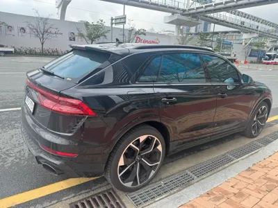 Audi RSQ8