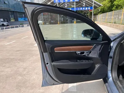 Volvo S90 PHEV