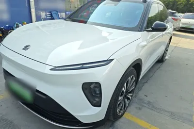Nio ES8