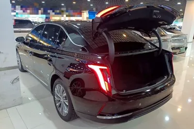 Hongqi E-QM5