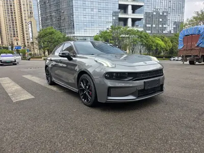 Lynk & Co 03