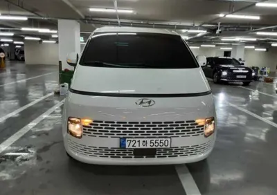 Hyundai Staria